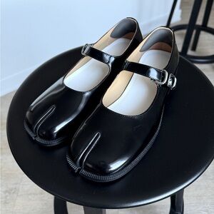 **SOLD** Tabi Style Ballerina Flats Mary Jane Real
Leather Black size 6.5-7